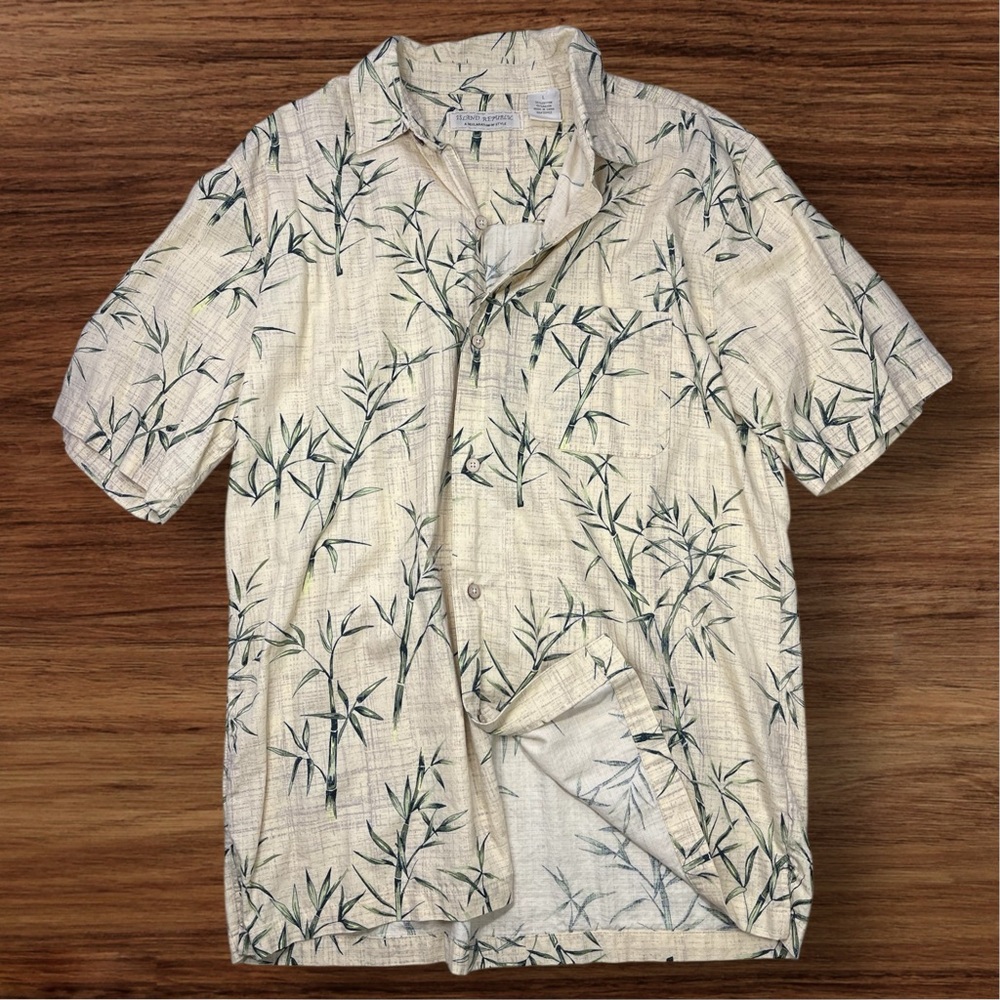Island Republic Men’s Short Sleeve Casual Button Down Shirt. Bamboo Theme. Large